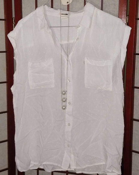 LAST CHANCELevi's Button Down Sleeveless Blouse - Picture 6 of 8